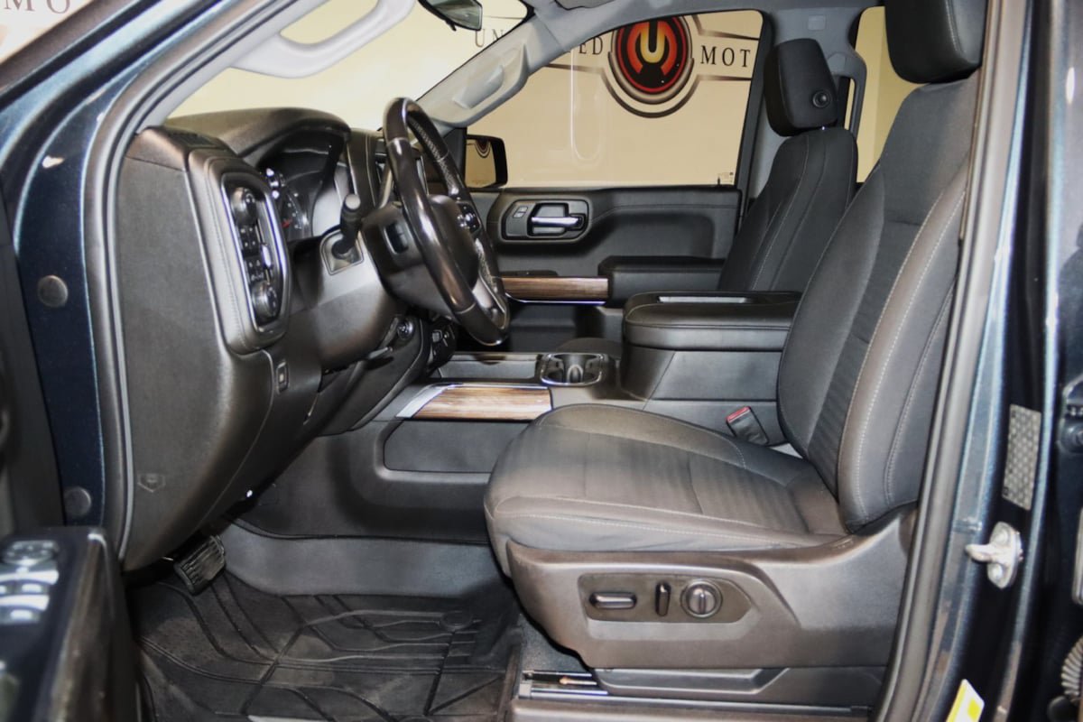 Used 2019 Chevrolet Silverado 1500 RST AWD/4WD image 41