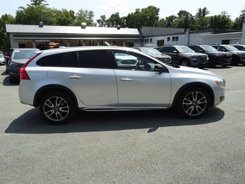 Used 2015 Volvo V60 T5 Cross Country w/ Protection Package AWD/4WD image 8
