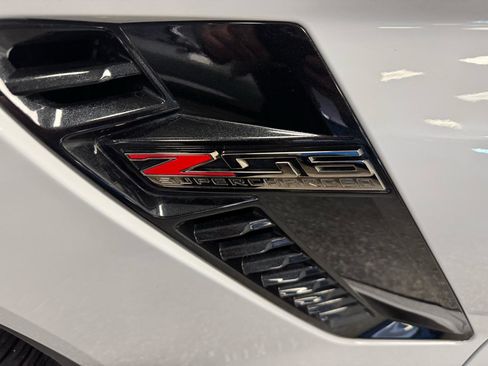 Used 2018 Chevrolet Corvette Z06 w/ Z07 Performance Package image 27