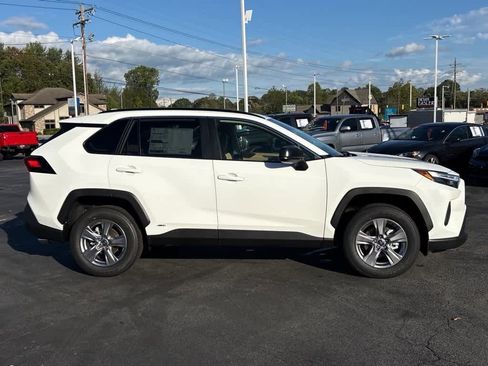 New 2025 Toyota RAV4 LE image 2