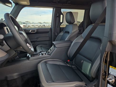 New 2025 Ford Bronco Outer Banks image 11