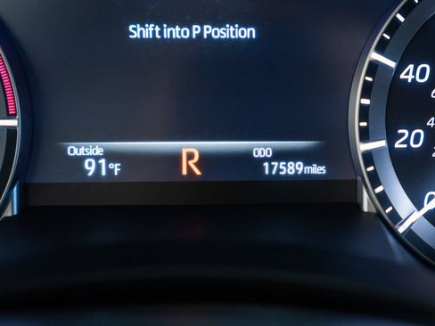 Used 2022 Toyota Highlander XLE AWD/4WD image 44