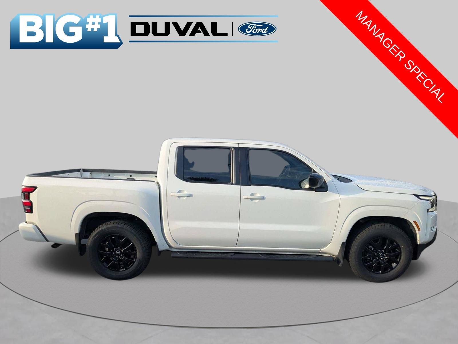Used 2023 Nissan Frontier SV w/ Midnight Edition Package RWD image 3