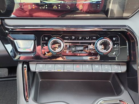 New 2026 GMC Sierra 2500 AT4X w/ LPO, Black Badging Package image 32