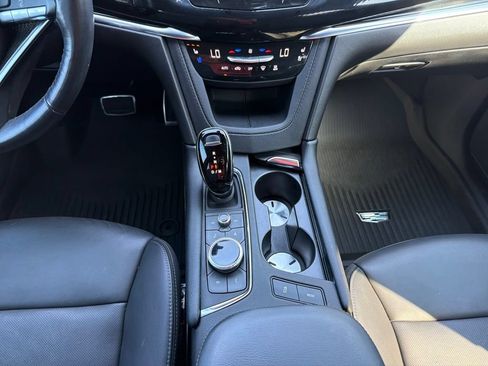 Used 2024 Cadillac XT6 Sport w/ Technology Package AWD/4WD image 28