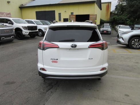 Used 2017 Toyota RAV4 XLE image 4