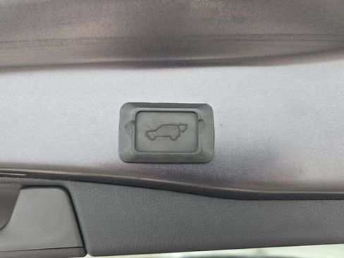 Used 2021 Toyota RAV4 XLE Premium AWD/4WD image 36