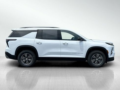 New 2025 Chevrolet Traverse LT w/ Enhanced Driving Package image 3