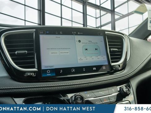 Used 2021 Chrysler Pacifica Touring w/ S Appearance Package FWD image 7