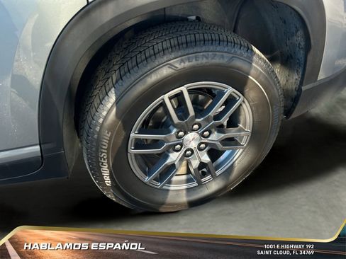 Used 2025 GMC Acadia Elevation image 11