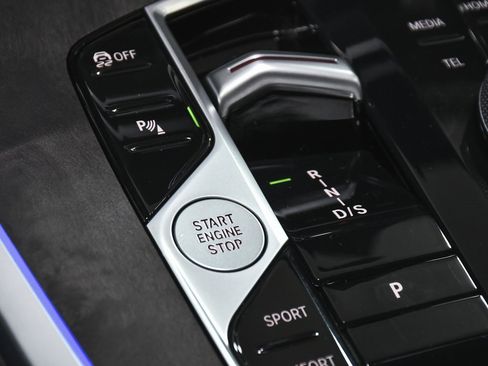 Used 2023 BMW X7 xDrive40i w/ M Sport Package image 33