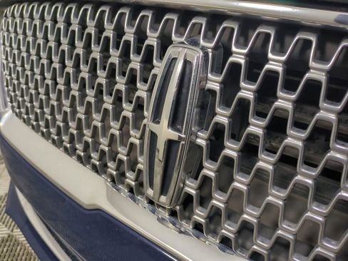 Used 2018 Lincoln MKZ Reserve image 13