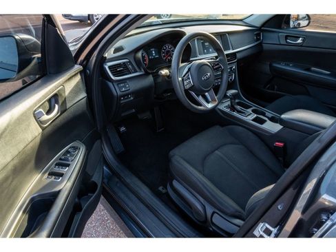 Used 2020 Kia Optima LX image 10