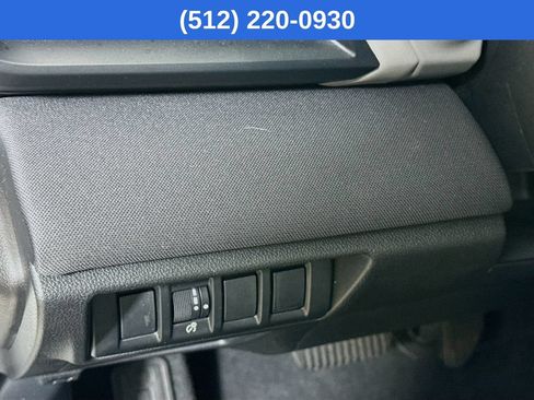 Used 2025 Subaru Outback Premium AWD/4WD image 11