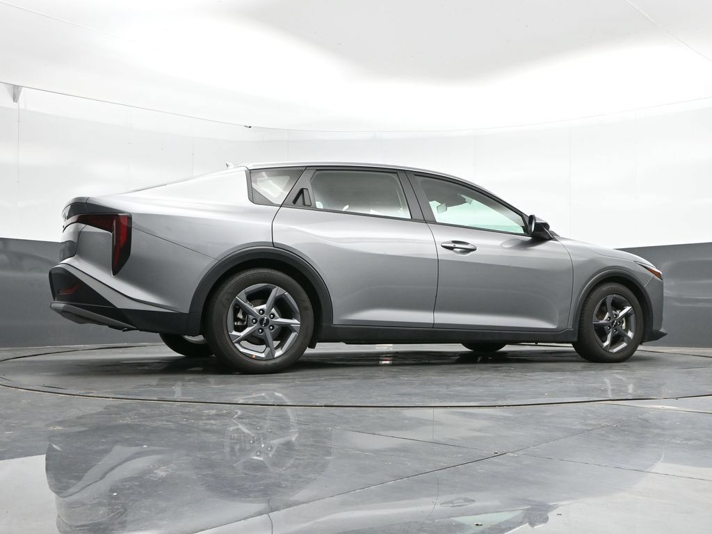 Used 2025 Kia K4 FWD image 38