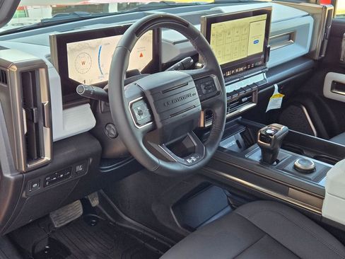 Used 2025 GMC Hummer EV 3X w/ LPO, Illumination Package image 10