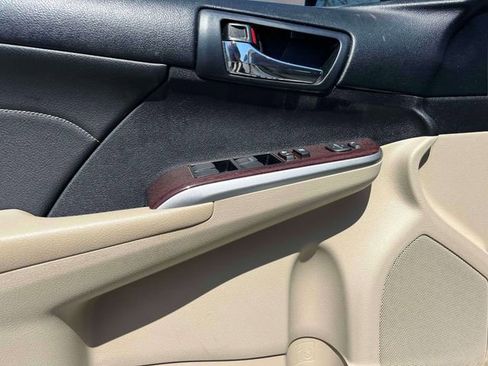 Used 2013 Toyota Camry XLE image 11