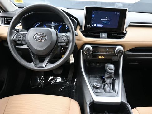 Certified 2024 Toyota RAV4 LE AWD/4WD image 19