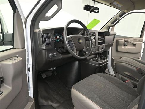 Used 2024 Chevrolet Express 2500 w/ Driver Convenience Package image 4