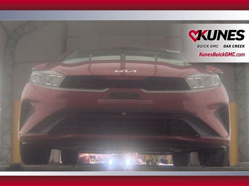 Used 2023 Kia Forte LXS w/ LXS Technology Package image 4
