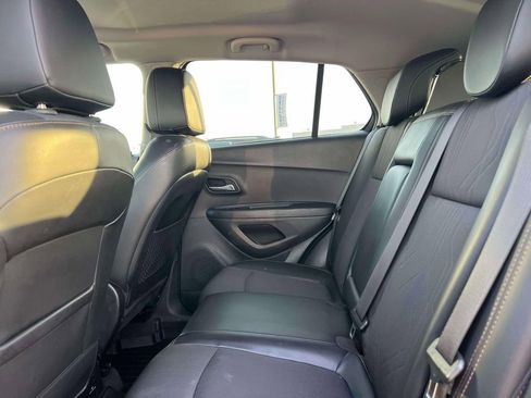 Used 2019 Chevrolet Trax LT w/ LT Convenience Package image 13