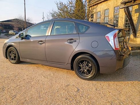 Used 2013 Toyota Prius Three w/ Solar Roof Pkg FWD image 7