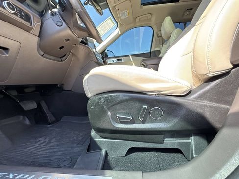 Used 2020 Ford Explorer Platinum w/ Premium Technology Package AWD/4WD image 20