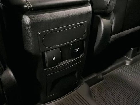 Used 2022 Ford Explorer Limited w/ Equipment Group 301A AWD/4WD image 26