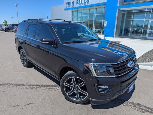 Used 2019 Ford Expedition Limited w/ Equipment Group 303A AWD/4WD image 4