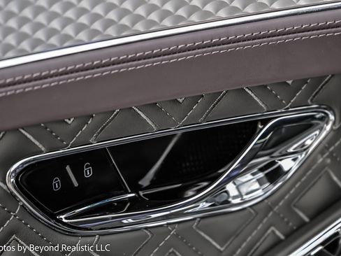 Used 2023 Bentley Continental GT V8 image 27