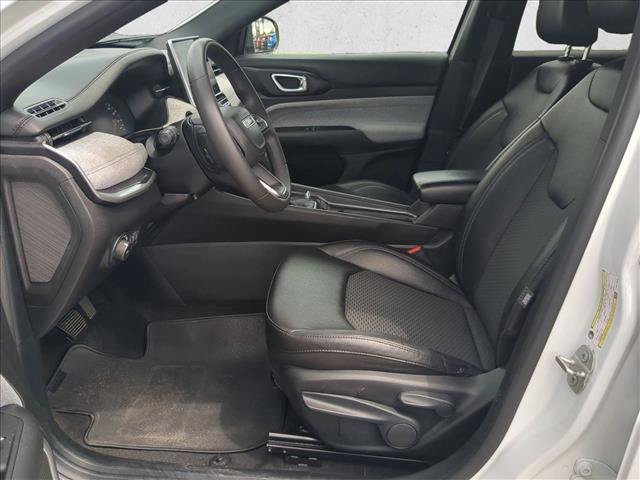 Used 2024 Jeep Compass Latitude AWD/4WD image 15
