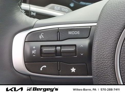 Used 2025 Kia Sportage X-Line w/ Premium Package image 18
