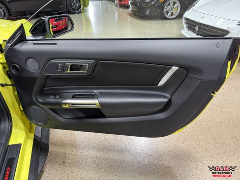 Used 2021 Ford Mustang Shelby GT500 w/ Carbon Fiber Track Pack RWD image 29