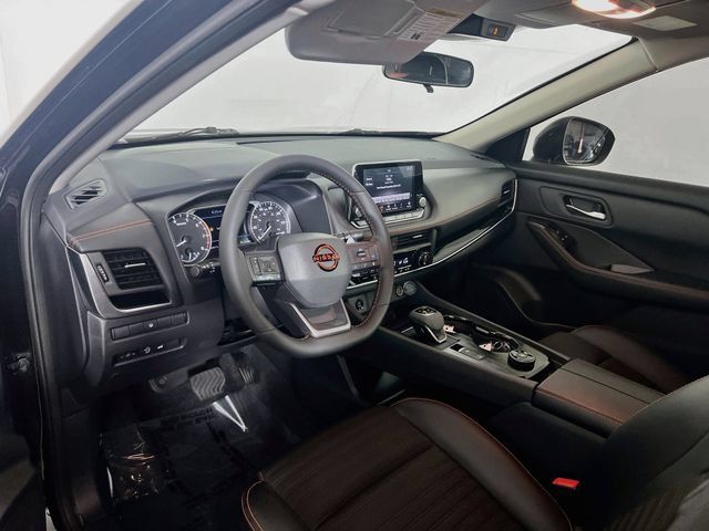 Used 2026 Nissan Rogue SV AWD/4WD image 8