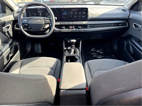 Used 2025 Kia K4 LXS image 13