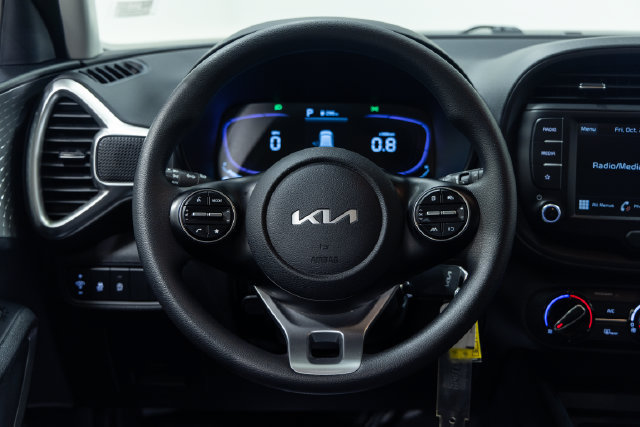 Used 2023 Kia Soul LX w/ Option Group 015 FWD image 12