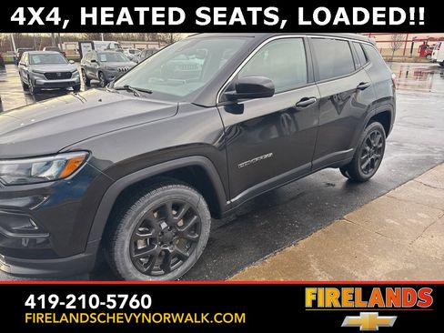 Used 2023 Jeep Compass Latitude image 29