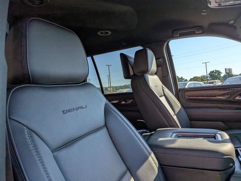 Used 2024 GMC Yukon Denali w/ Advanced Technology Package AWD/4WD image 28