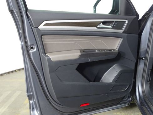 Used 2022 Volkswagen Atlas SE image 17