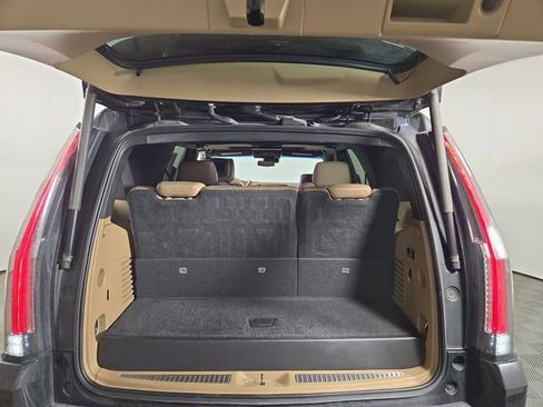 Used 2018 Cadillac Escalade Platinum AWD/4WD image 33