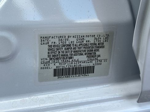 New 2025 Nissan Versa SV w/ Trunk Package FWD image 32