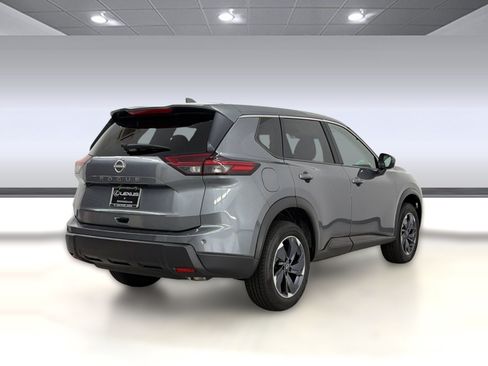 Used 2025 Nissan Rogue SV FWD image 9