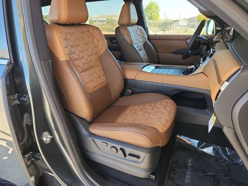 Certified 2025 Nissan Armada Platinum Reserve image 16