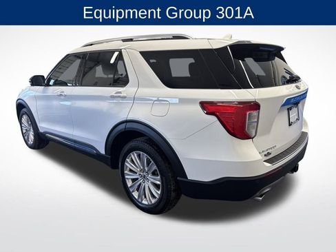 Certified 2022 Ford Explorer Limited w/ Limited Technology Package image 3