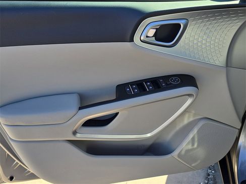 New 2025 Kia Soul LX image 19