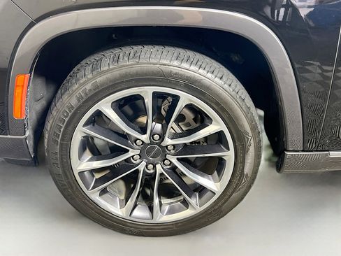 Used 2022 Jeep Wagoneer Series III w/ Premium Group I image 13