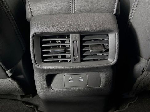 Used 2025 Nissan Murano SL image 28