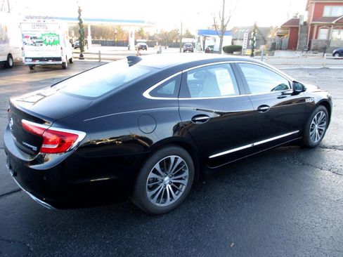Used 2017 Buick LaCrosse Premium image 9