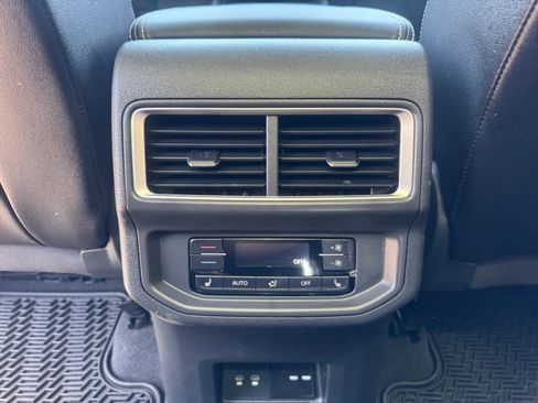 Used 2024 Volkswagen Atlas SEL Premium R-Line AWD/4WD image 30