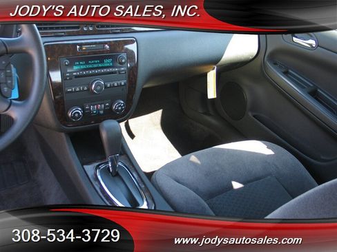 Used 2016 Chevrolet Impala LT image 7